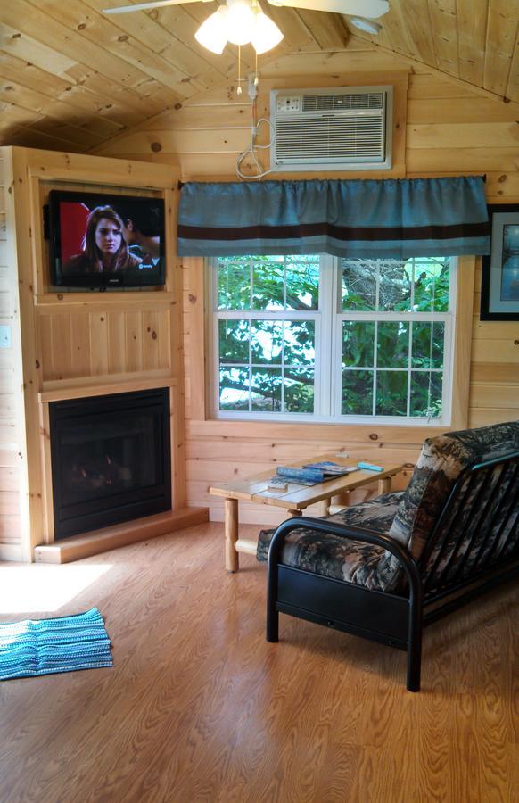 Hôtel Silver Lake Park Campground & Cabins à Belmont Extérieur photo