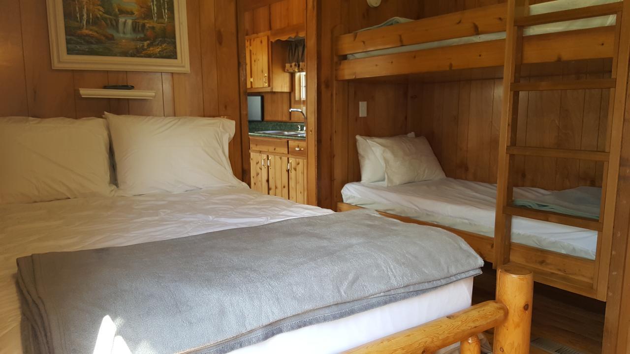 Hôtel Silver Lake Park Campground & Cabins à Belmont Extérieur photo